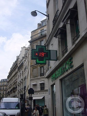 P1580743