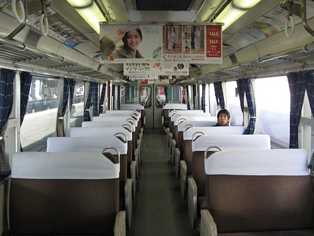 7045F車内