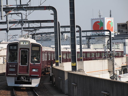 阪急9000系急行 阪急宝塚線豊中駅