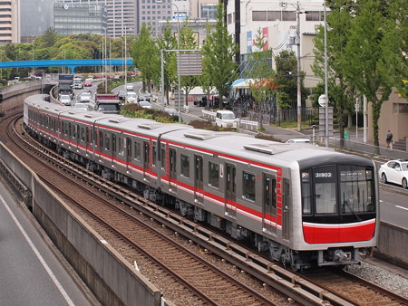 大阪市営地下鉄30000系 北大阪急行線千里中央~桃山台2