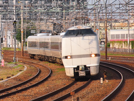 683系特急サンダーバード 東海道本線岸部駅
