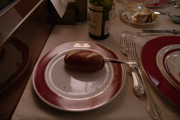 Photos: s7133_トワイライトエクスプレス食堂車_フランス料理のパン2