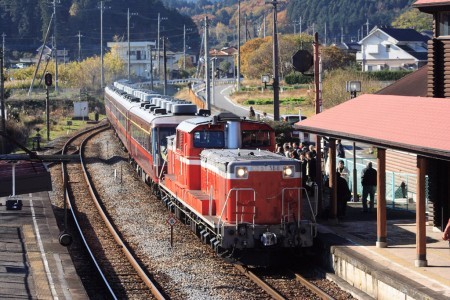八高線DD51-888