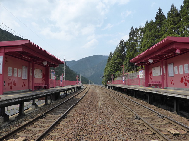 智頭急行　恋山形駅