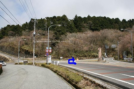 箱根スカイラインでて長尾峠へ行く交差点