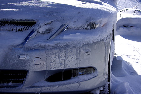 ６　雪に覆われて寒そうなGS